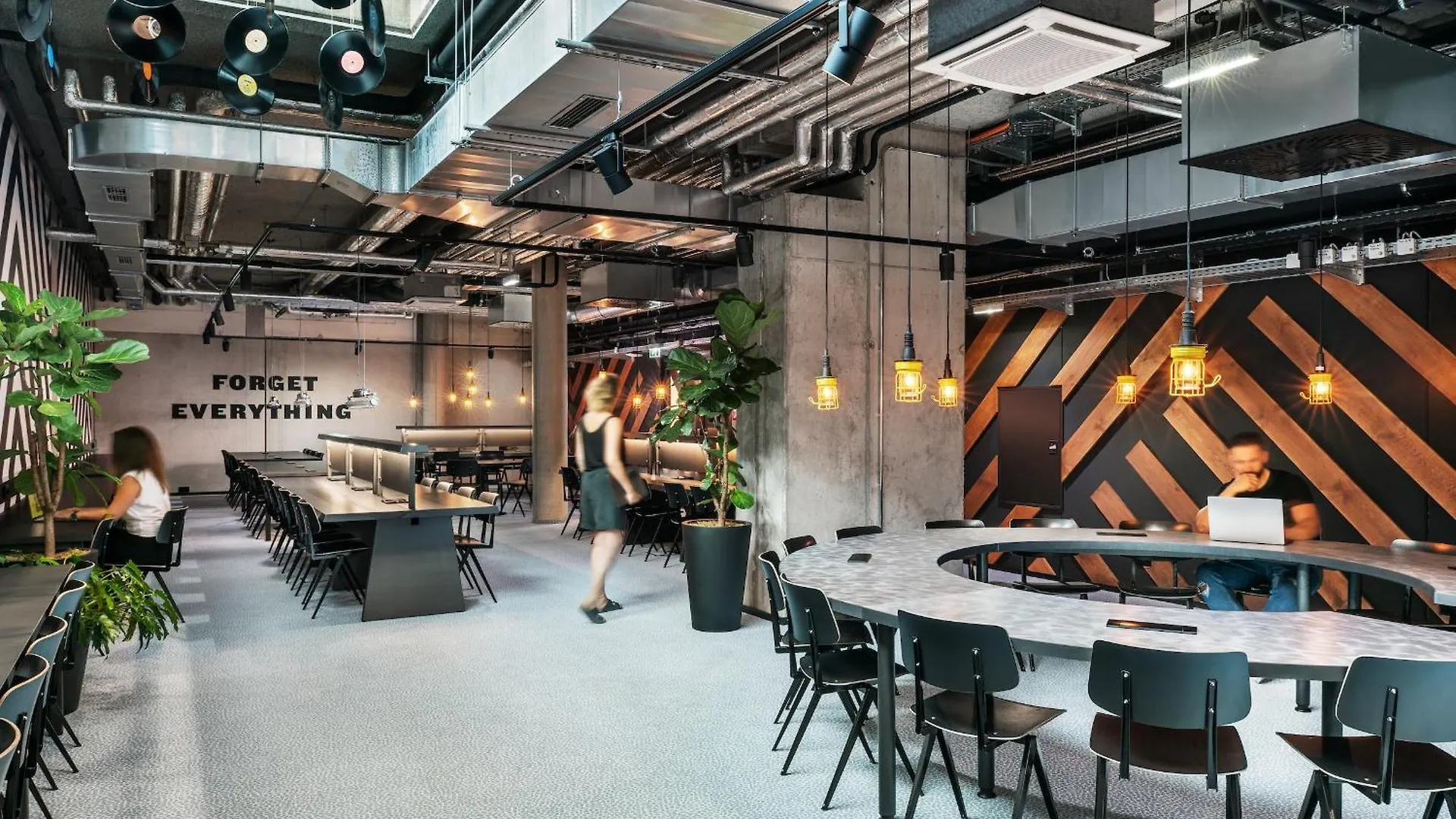 The Social Hub Vienna Extended Stay 4*,